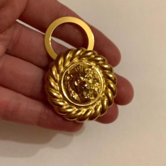 2/$30 VINTAGE Gold Tone Scarf Clip - Picture 5 of 8